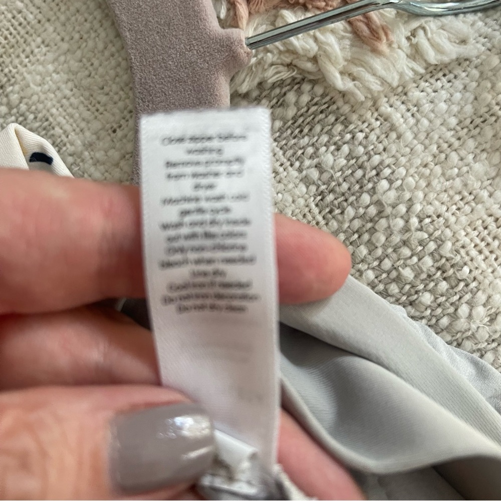 Athleta Sutton Jogger Cargo Pants Silver Gray Travel Minimalist Size 0 - Picture 9 of 10